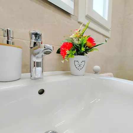 Dimora Amira 莫诺波利